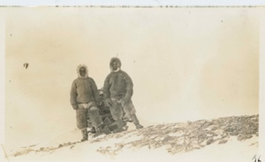 Image of MacMillan and Borup at cairn